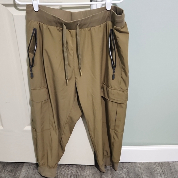 Tan Cargo Pants Capri - Picture 1 of 2